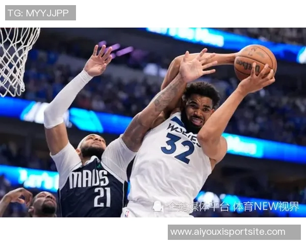 爱德华兹首节火力全开9投6中砍下14分2板3助与东契奇展开激烈对决